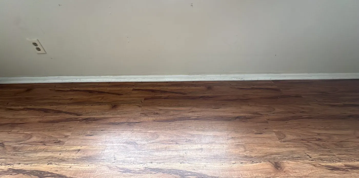 Floor edges and baseboards after detail cleaning